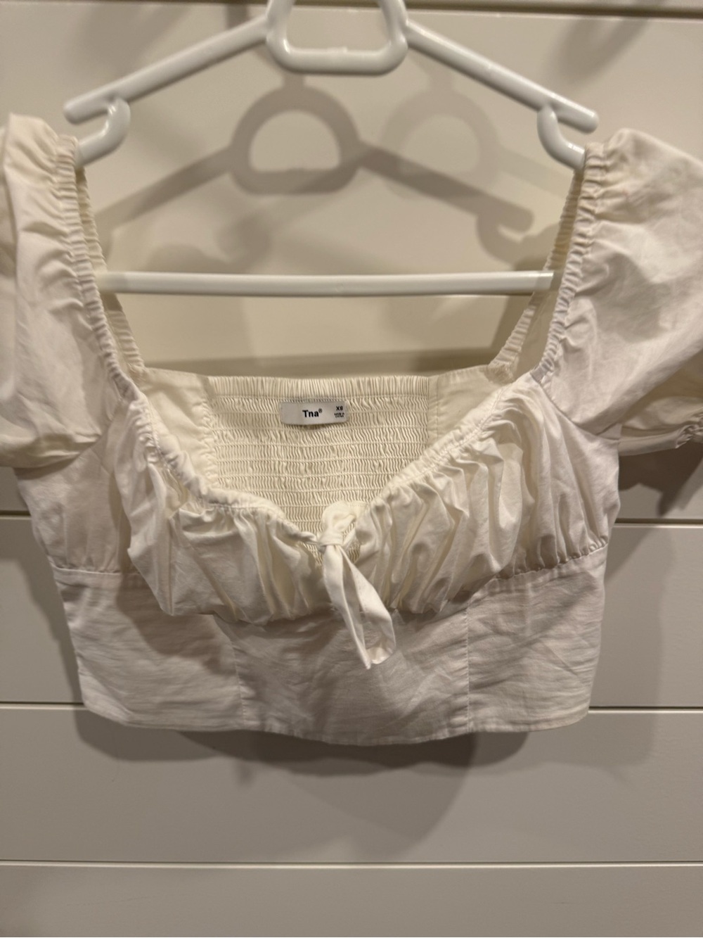 TNA White Puff Sleeve Smocked Crop Top - Picture 5 of 6